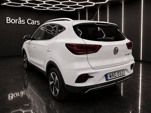 MG ZS EV 4 of 16