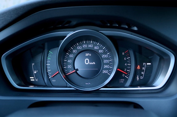 Volvo V40 18 of 24
