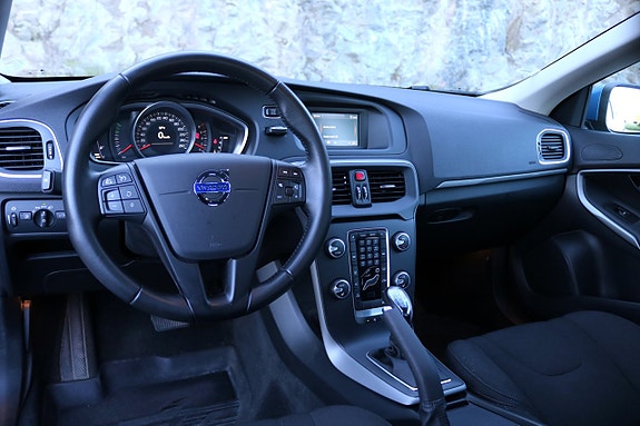 Volvo V40 17 of 24