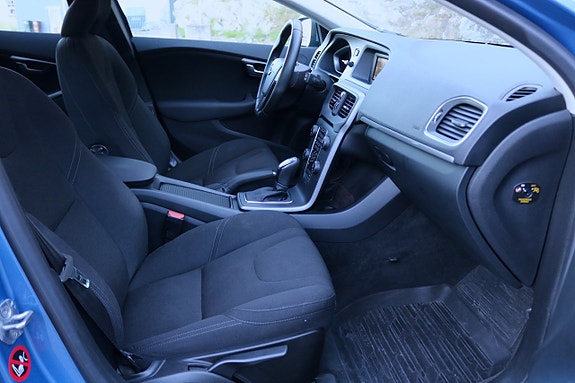 Volvo V40 16 of 24