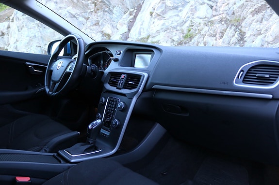 Volvo V40 24 of 24