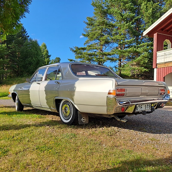 Opel Kapitan 2 of 5