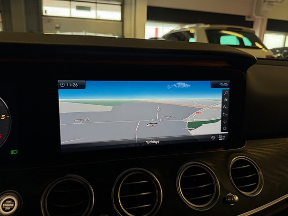 Mercedes-Benz E220 24 of 29