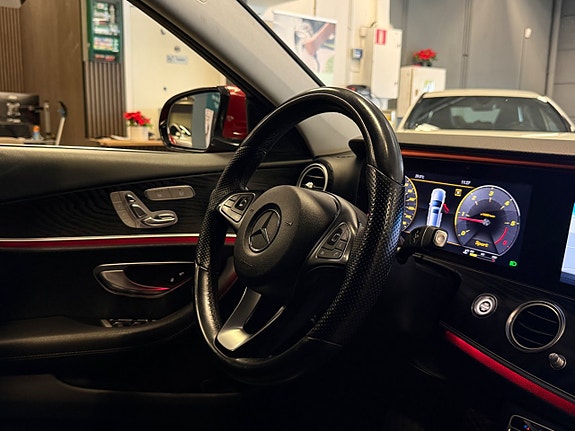 Mercedes-Benz E220 16 of 29