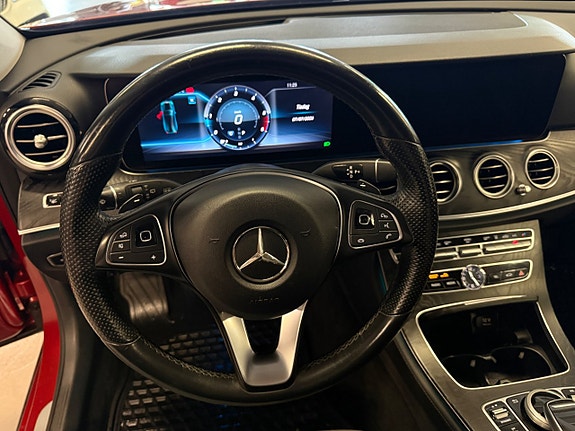 Mercedes-Benz E220 15 of 29