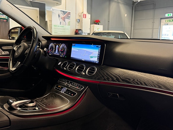 Mercedes-Benz E220 17 of 29