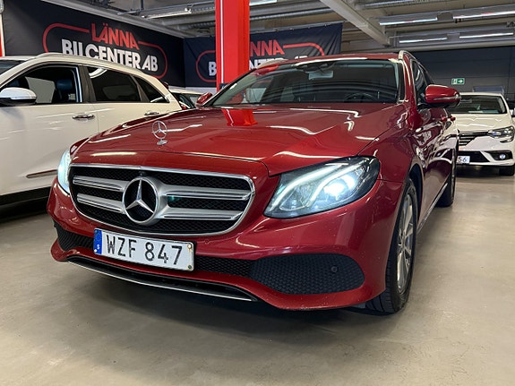 Mercedes-Benz E220 3 of 29