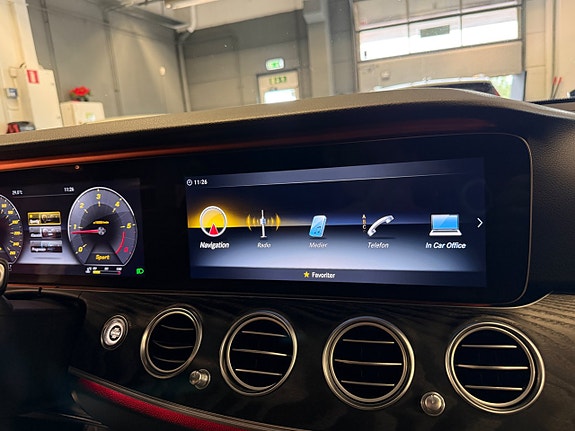 Mercedes-Benz E220 28 of 29