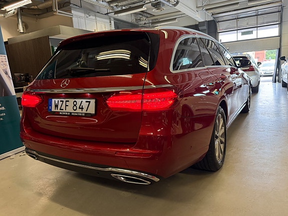 Mercedes-Benz E220 6 of 29