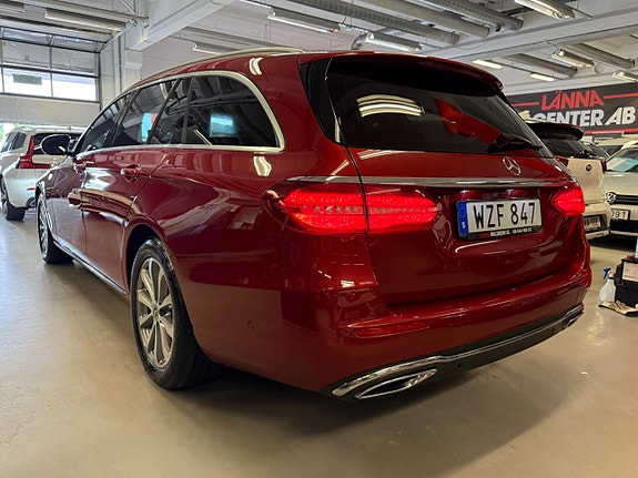 Mercedes-Benz E220 8 of 29