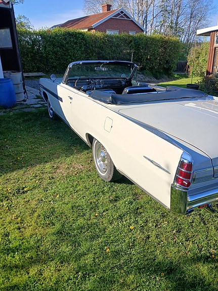 Pontiac Bonneville 5 of 5
