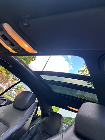Mercedes-Benz E200 5 of 10