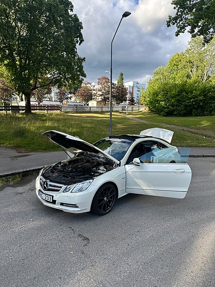 Mercedes-Benz E200 6 of 10
