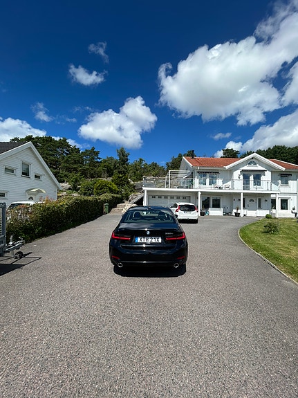 BMW 330e 8 of 10