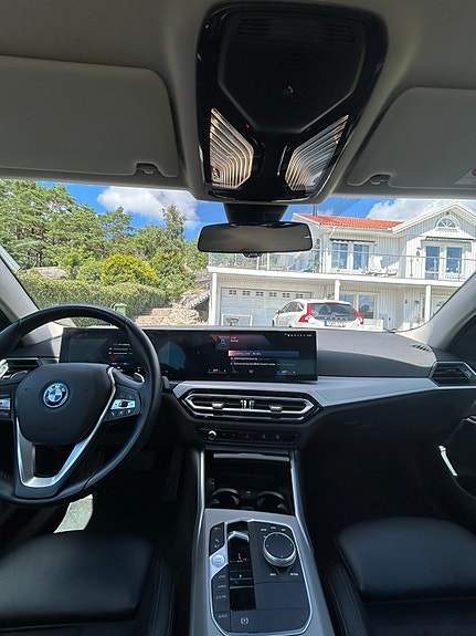 BMW 330e 9 of 10