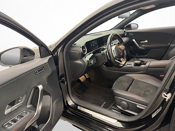 Mercedes-Benz A180 11 of 25