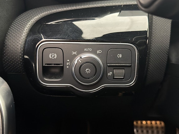 Mercedes-Benz A180 25 of 25