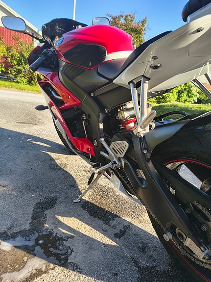 Yamaha YZF-R6 4 of 5