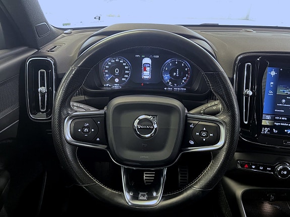 Volvo XC40 10 of 20
