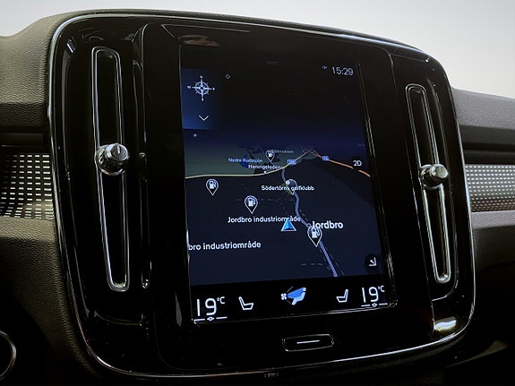 Volvo XC40 15 of 20
