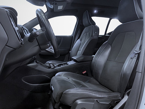Volvo XC40 6 of 20