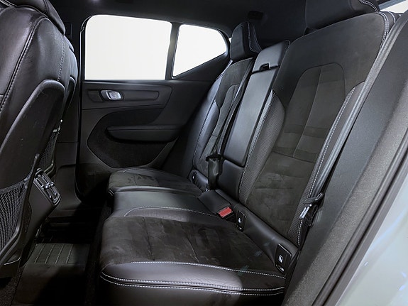 Volvo XC40 17 of 20