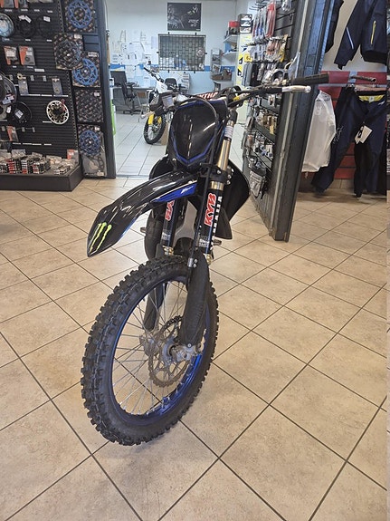 Yamaha YZ 125 3 of 4