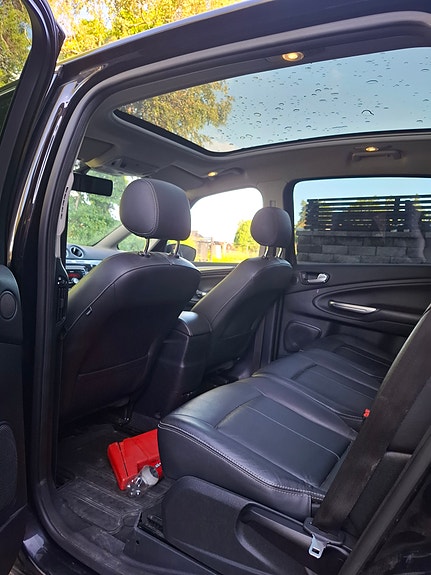 Ford S-MAX 3 of 5