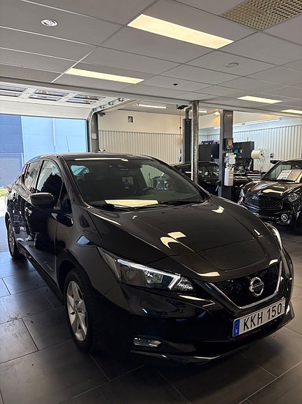 Nissan Leaf 4 of 5