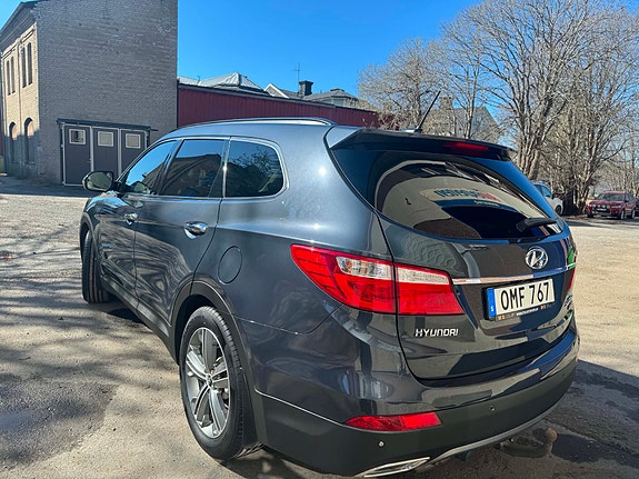 Hyundai Grand Santa Fe 5 of 5