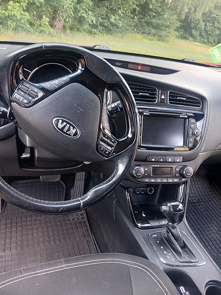 Kia Ceed 2 of 4