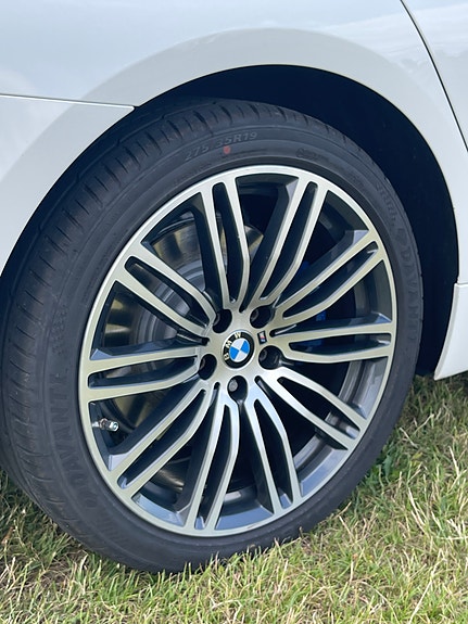 BMW 530i 3 of 5