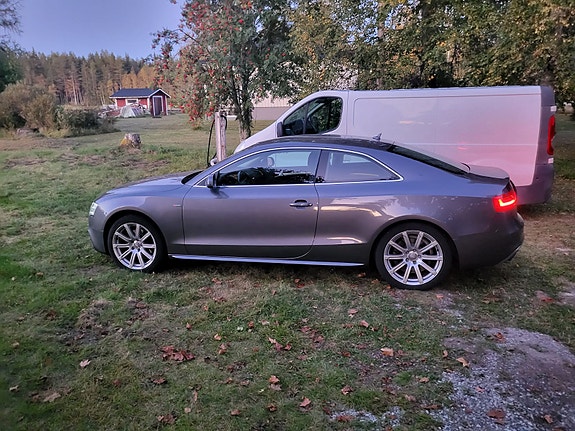 Audi A5 2 of 8