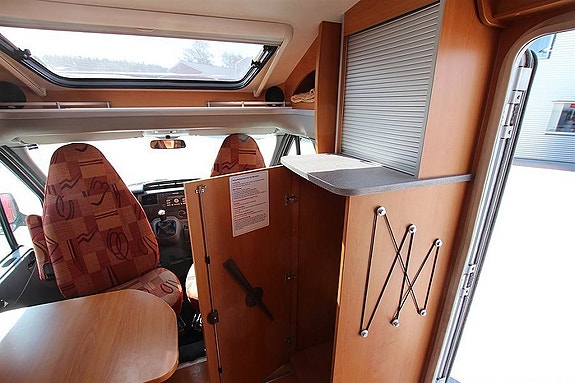 Dethleffs Globevan 9 of 13