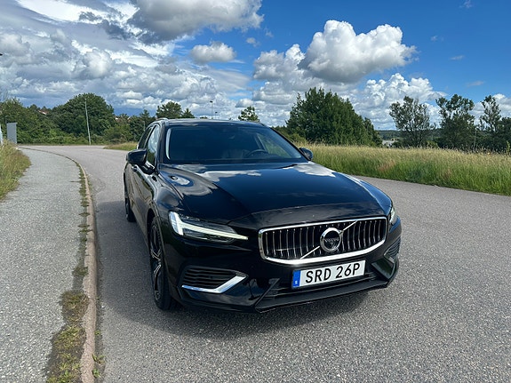 Volvo V60 2 of 5