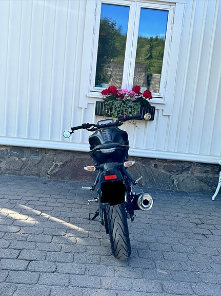 Yamaha MT125 5 of 6
