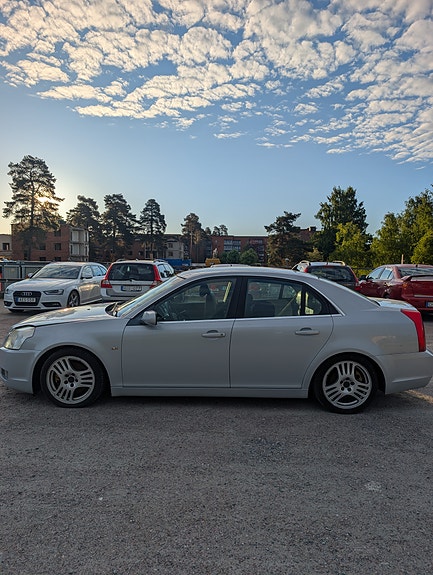 Cadillac BLS 2 of 5