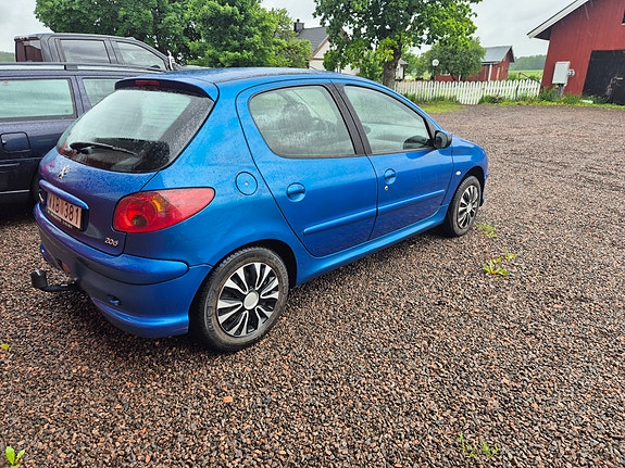 Peugeot 206 3 of 5