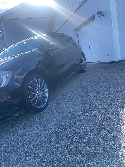 Mercedes-Benz A200 4 of 5