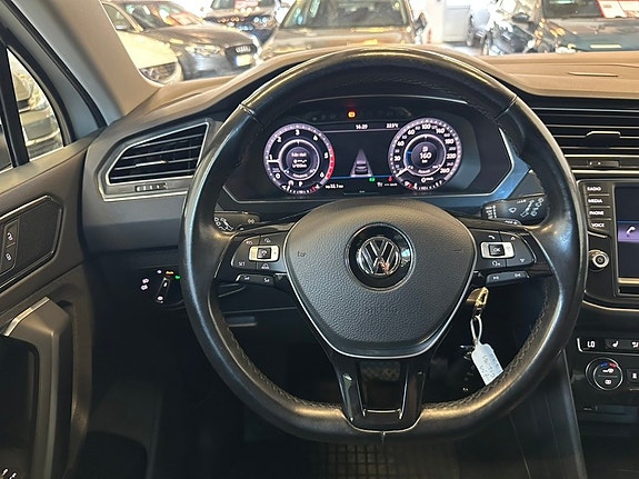 Volkswagen Tiguan 12 of 26