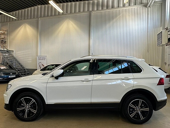 Volkswagen Tiguan 4 of 5