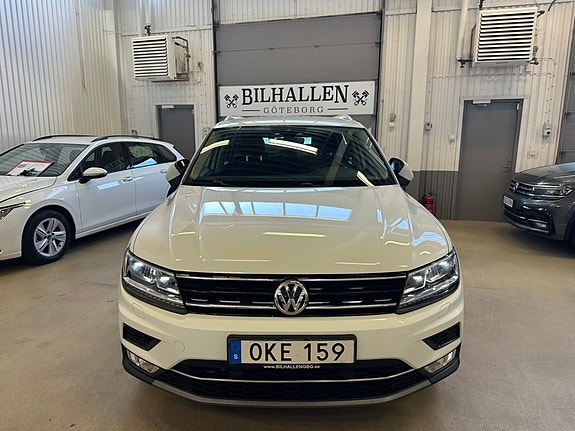 Volkswagen Tiguan 2 of 5