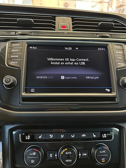 Volkswagen Tiguan 19 of 26