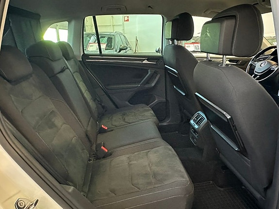 Volkswagen Tiguan 10 of 26