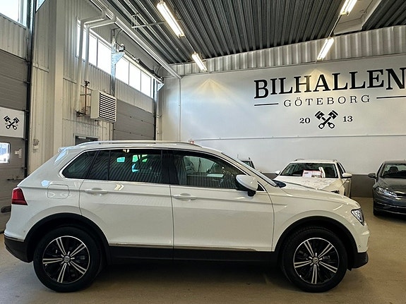 Volkswagen Tiguan 3 of 5