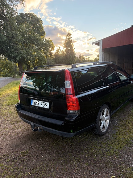 Volvo V70 4 of 5