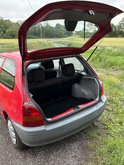 Toyota Starlet 2 of 5