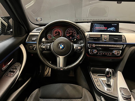 BMW 330e 16 of 27