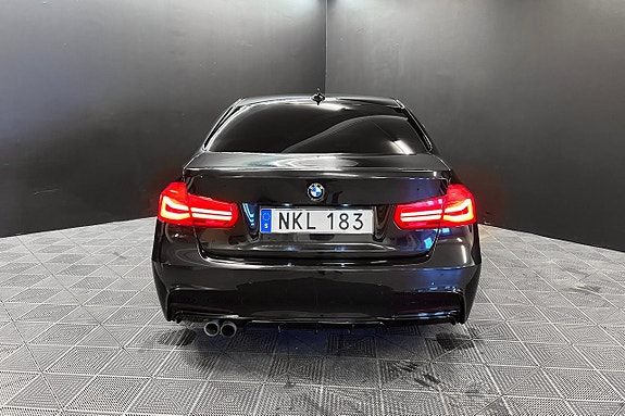 BMW 330e 8 of 27