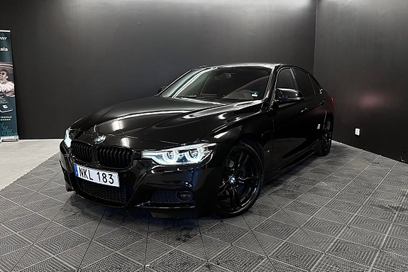 BMW 330e 2 of 27